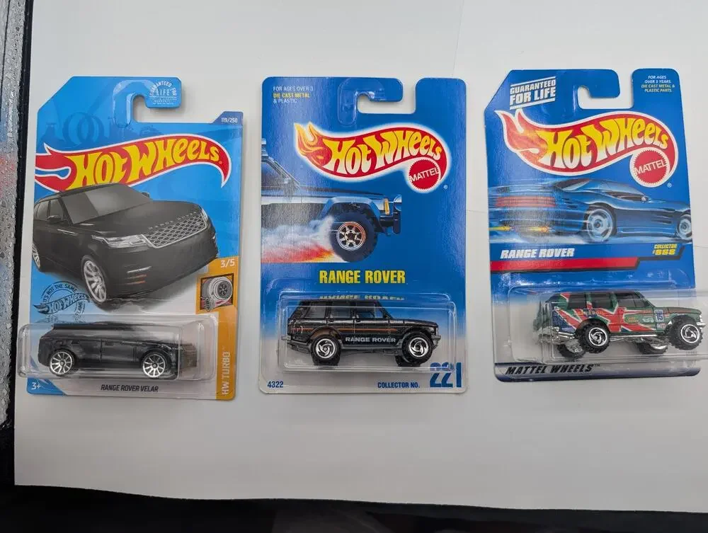 Hot Wheels Range Rover Lot of 3: Velar 2020 HW Turbo, Classic 1990s Collector